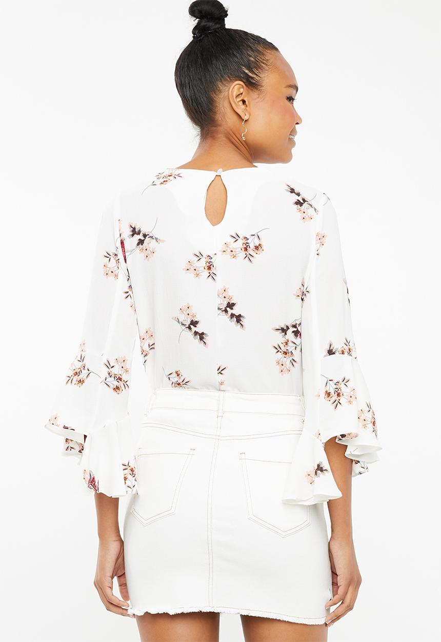 Revenge - 3/4 sleeve floral blouse - white