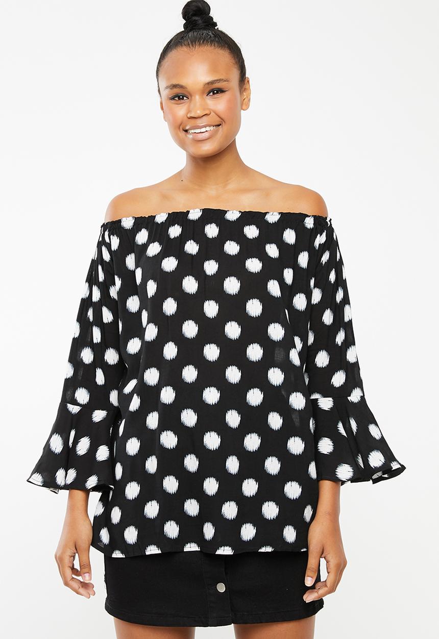 Revenge - Off shoulder polka dot top - black