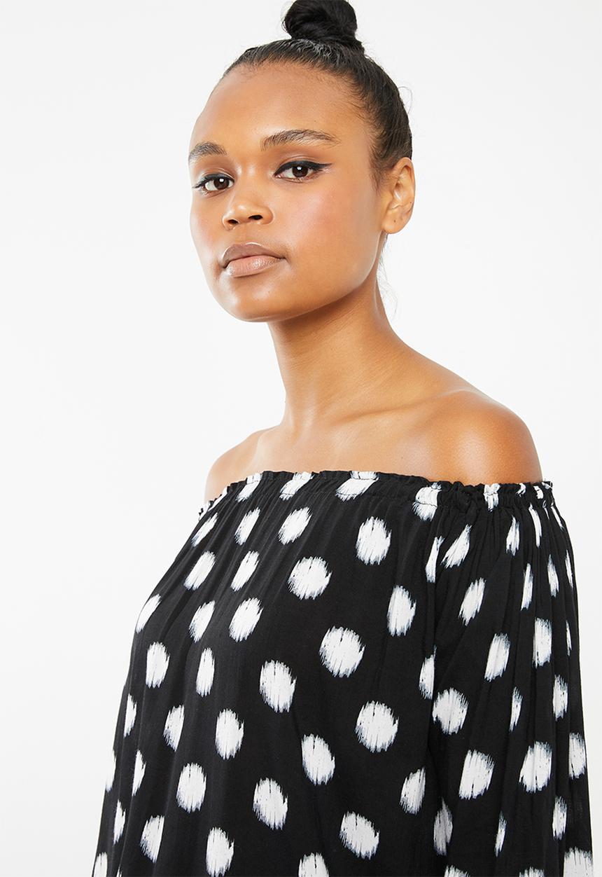 Revenge - Off shoulder polka dot top - black