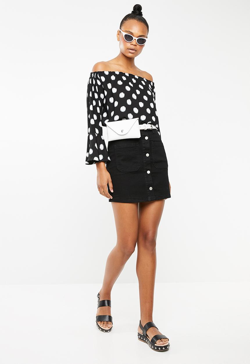 Revenge - Off shoulder polka dot top - black