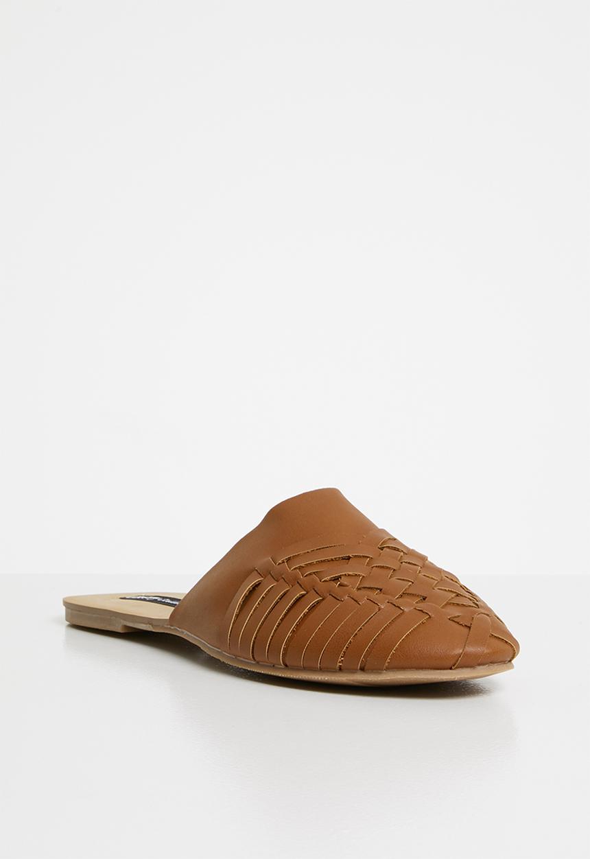 Cherry Collection - Montana woven detail pumps - tan