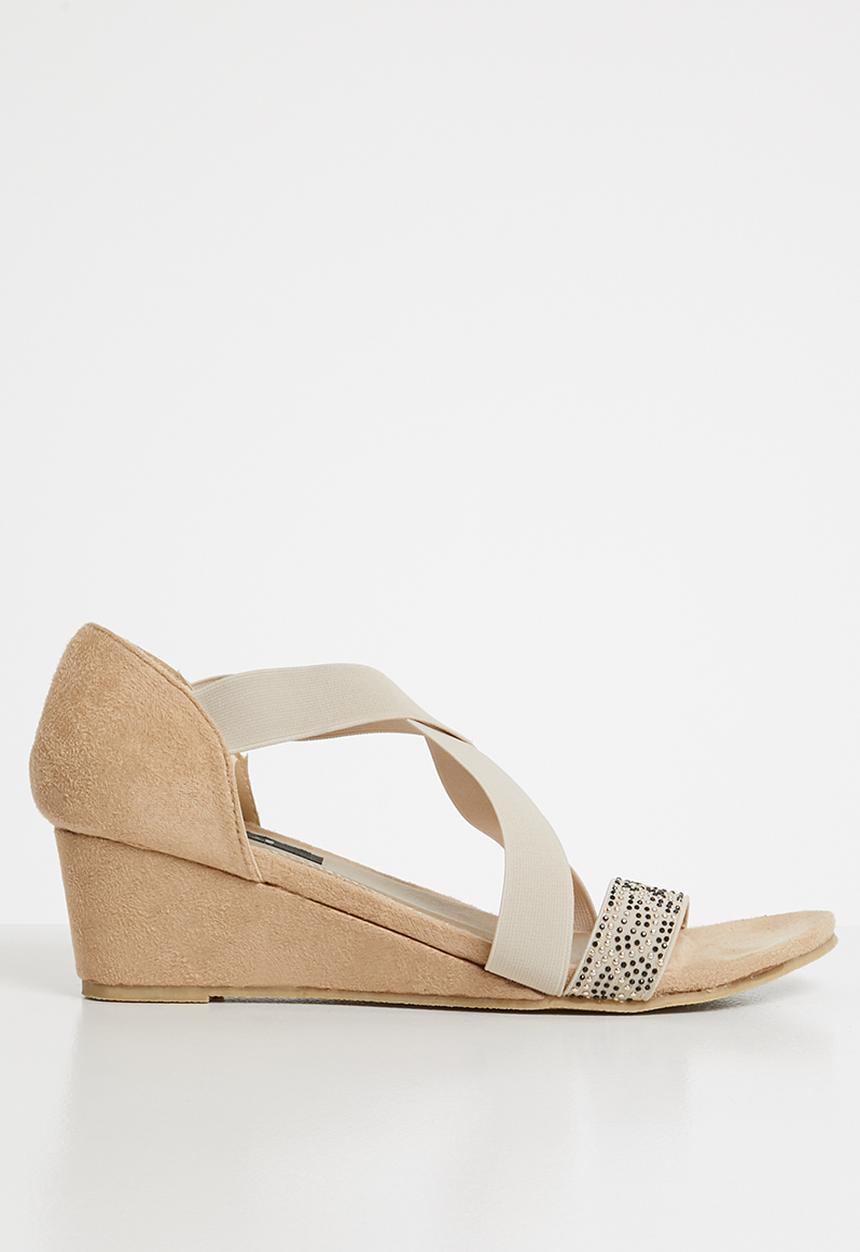 Sarah J - Stud detail wedges - beige