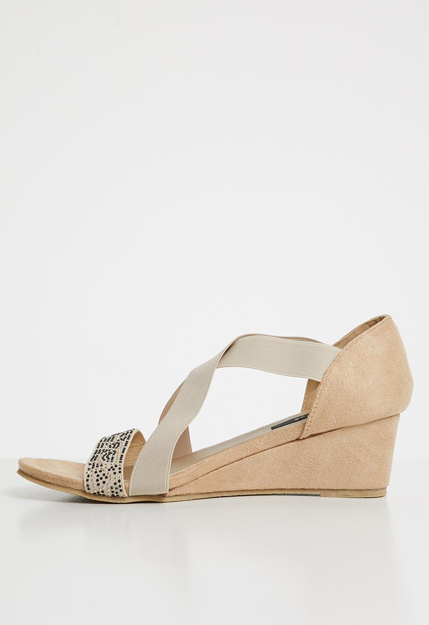 Sarah J - Stud detail wedges - beige