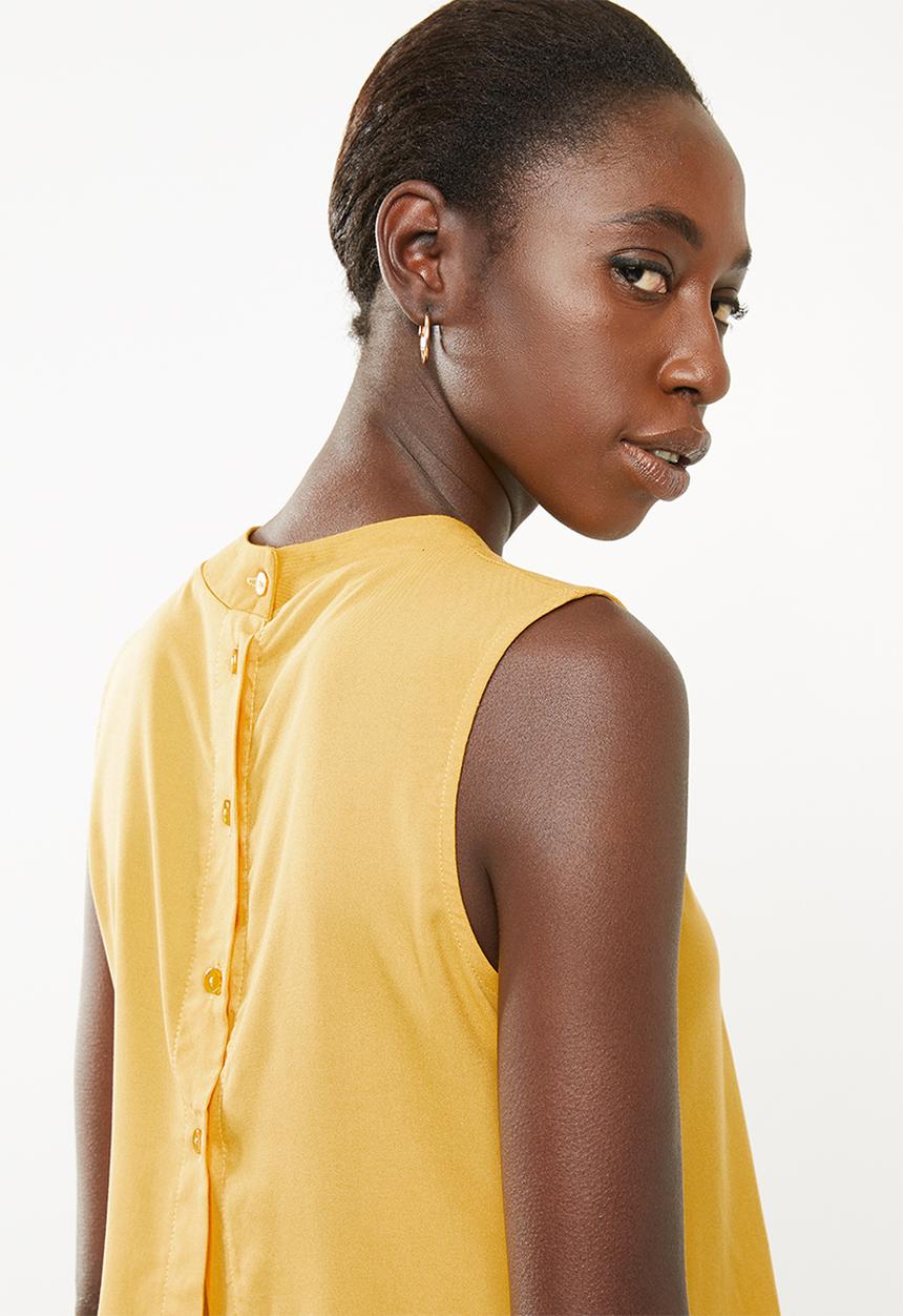 Superbalist - Button back turtleneck blouse - yellow