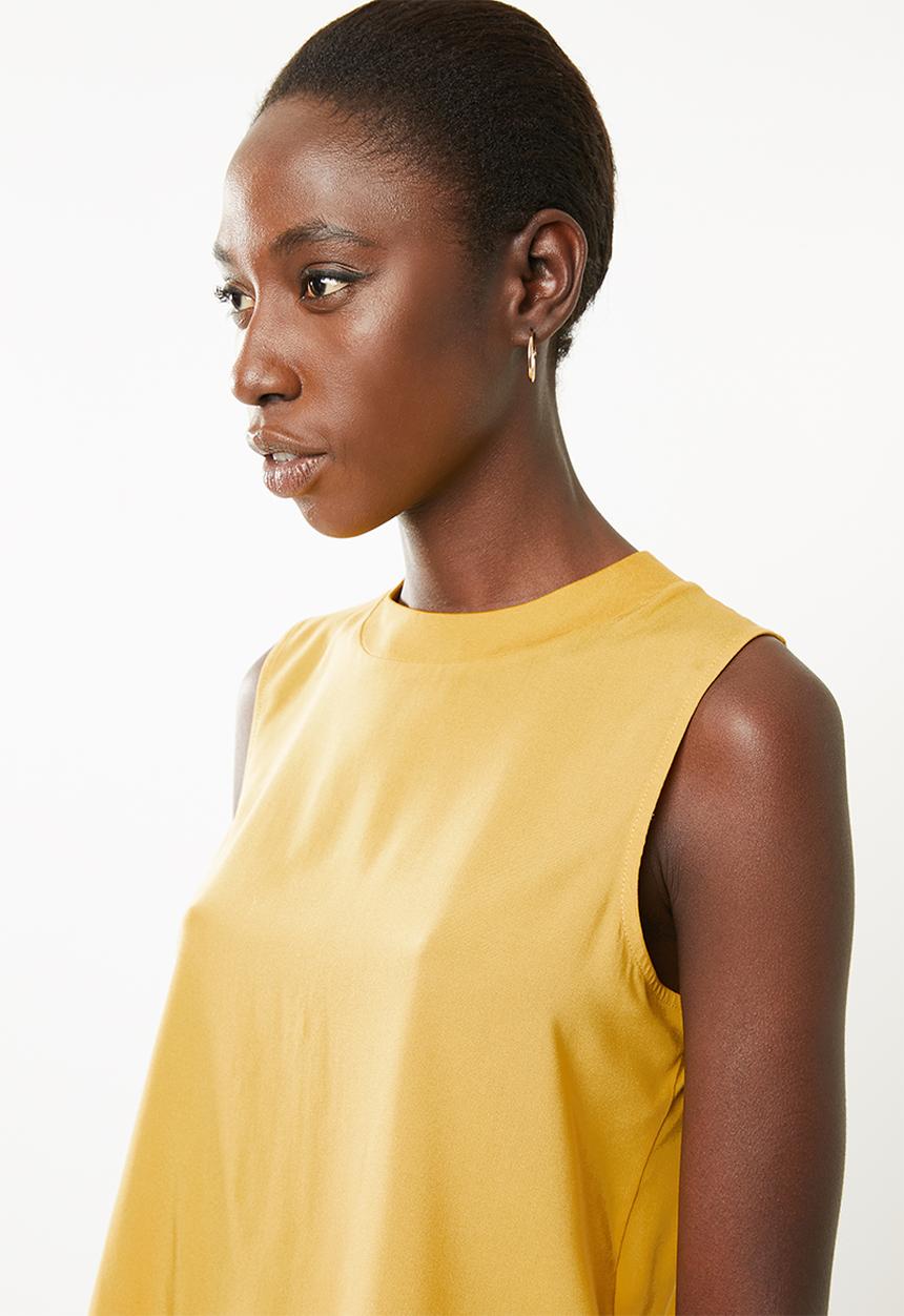 Superbalist - Button back turtleneck blouse - yellow