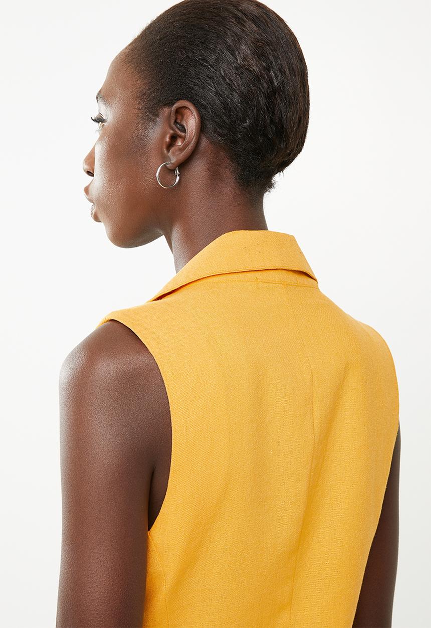 Superbalist - Sleeveless double breasted linen blend blazer - mustard