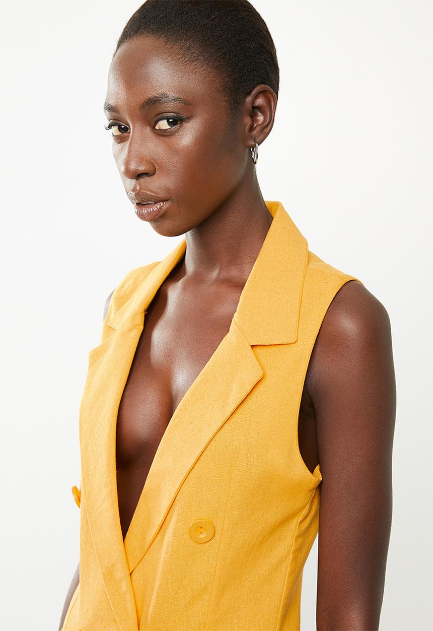 Superbalist - Sleeveless double breasted linen blend blazer - mustard