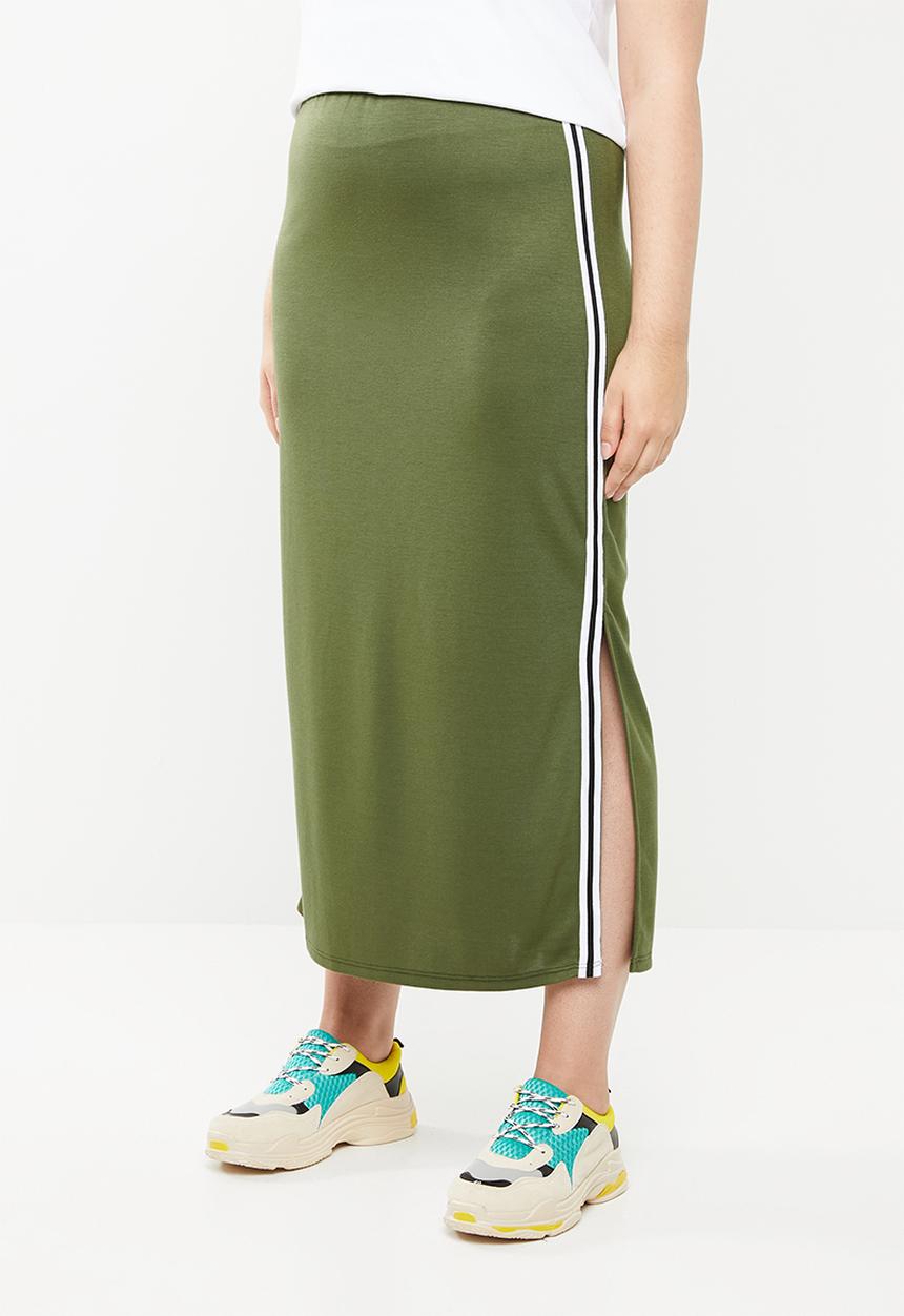 STYLE REPUBLIC PLUS - Maxi skirt with slits - green
