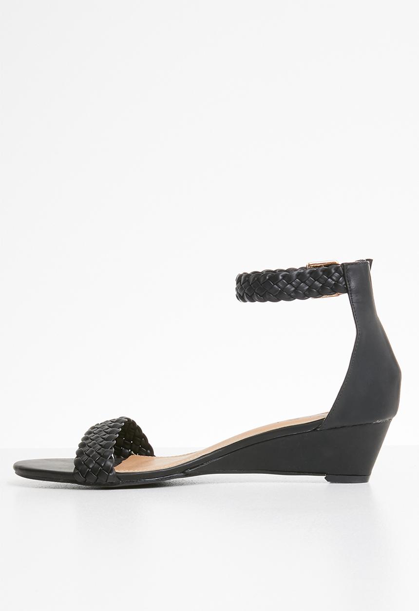 Jada - Ankle strap wedges - black