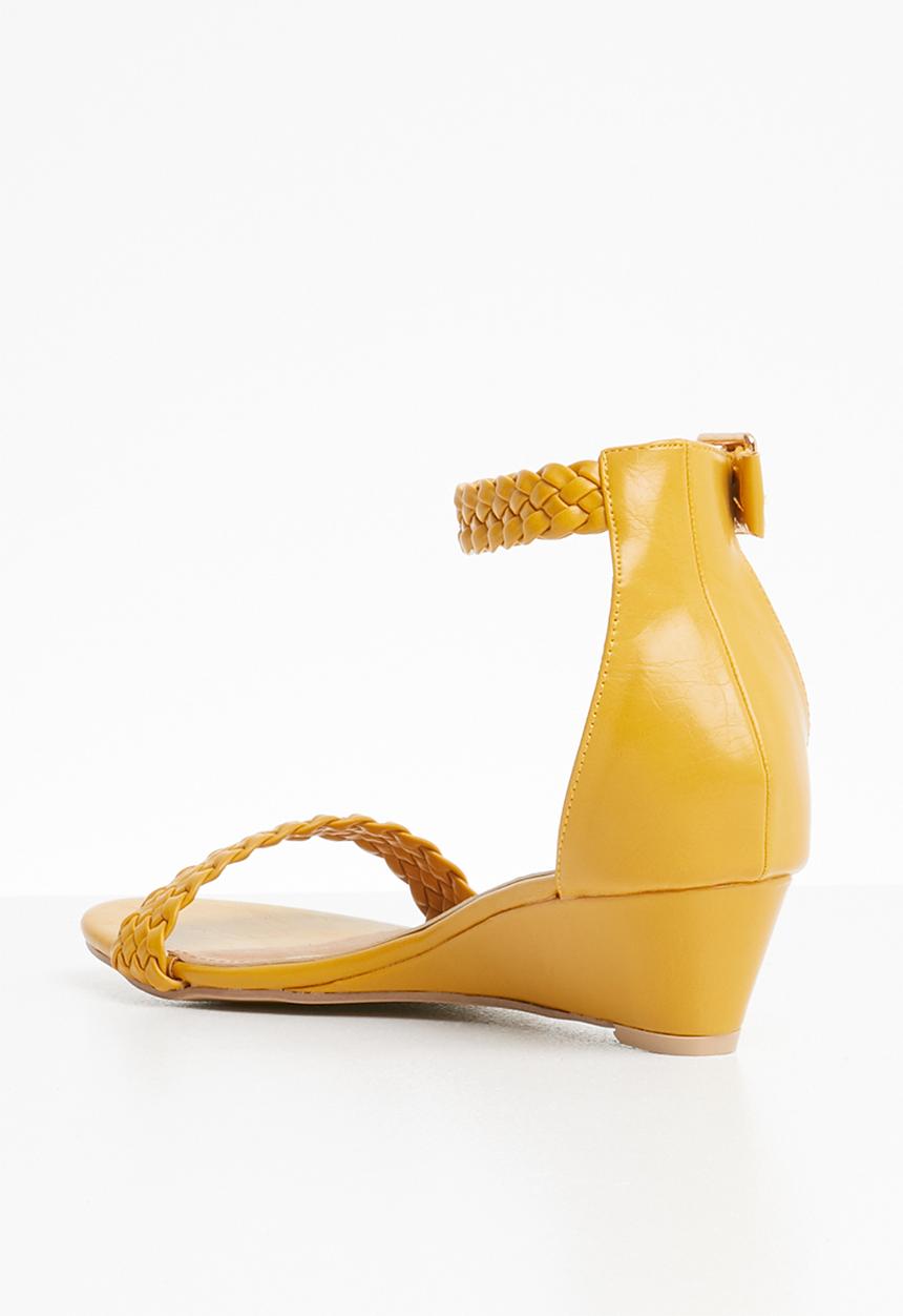 Jada - Ankle strap wedges - yellow