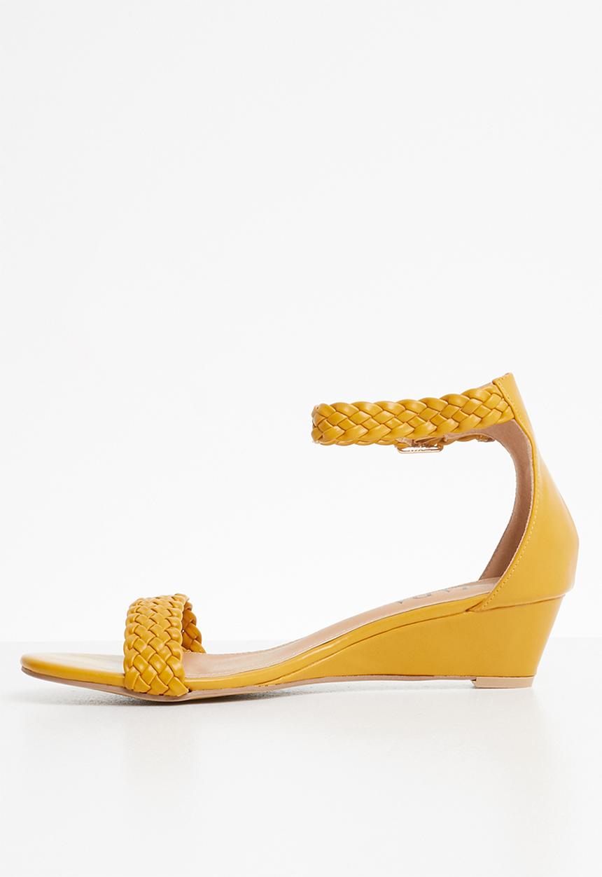 Jada - Ankle strap wedges - yellow