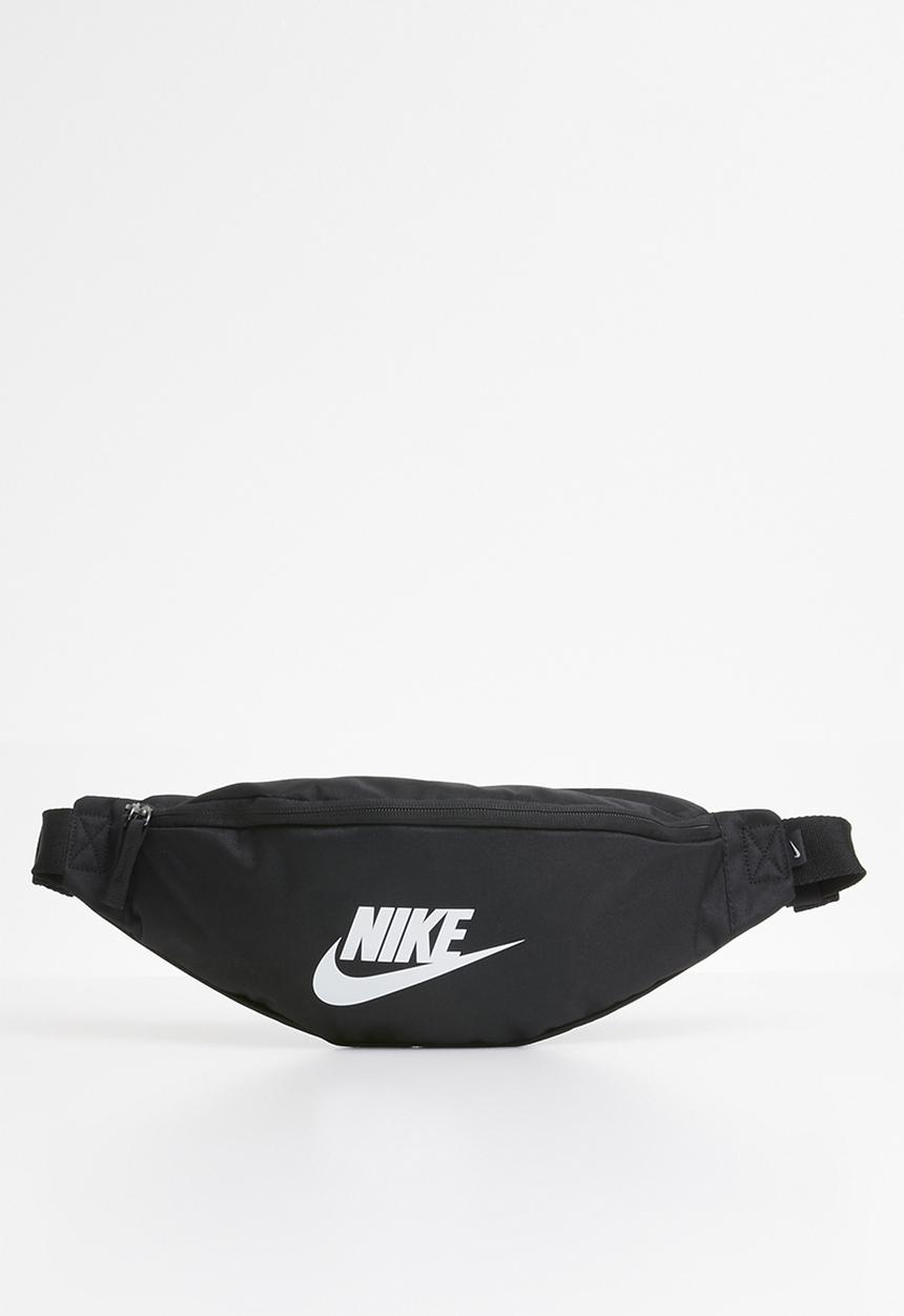 Nike - Nike sportswear heritage - black