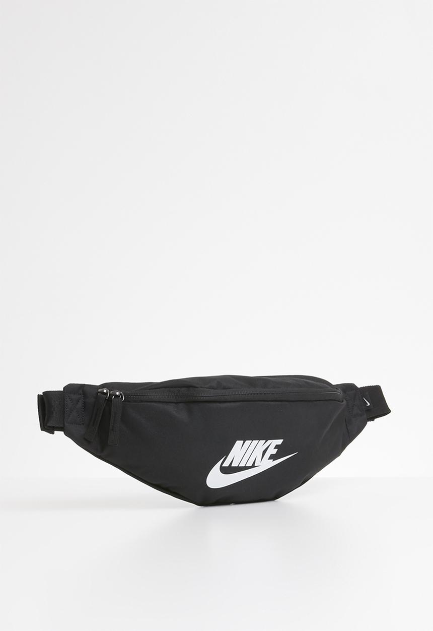 Nike - Nike sportswear heritage - black