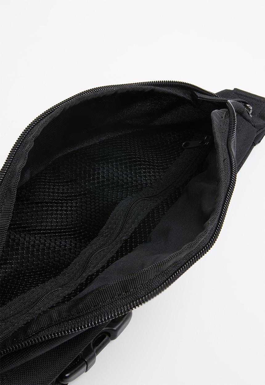 Nike - Nike sportswear heritage - black