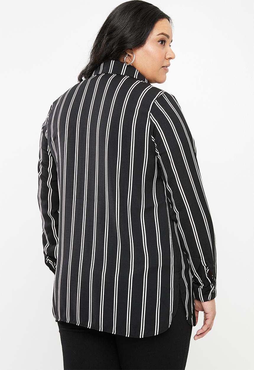 STYLE REPUBLIC PLUS - Longer length shirt - black
