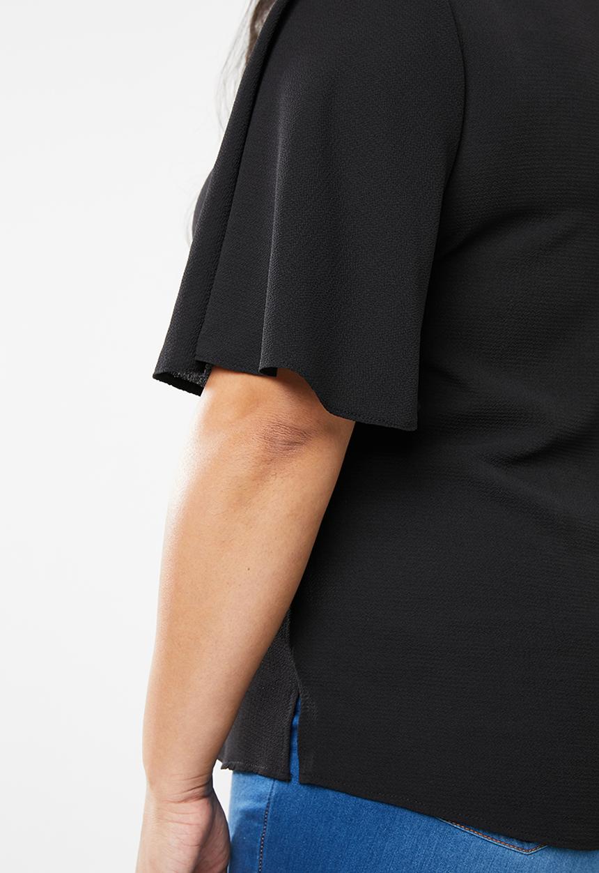 edit Plus - Flutter sleeve blouse - black