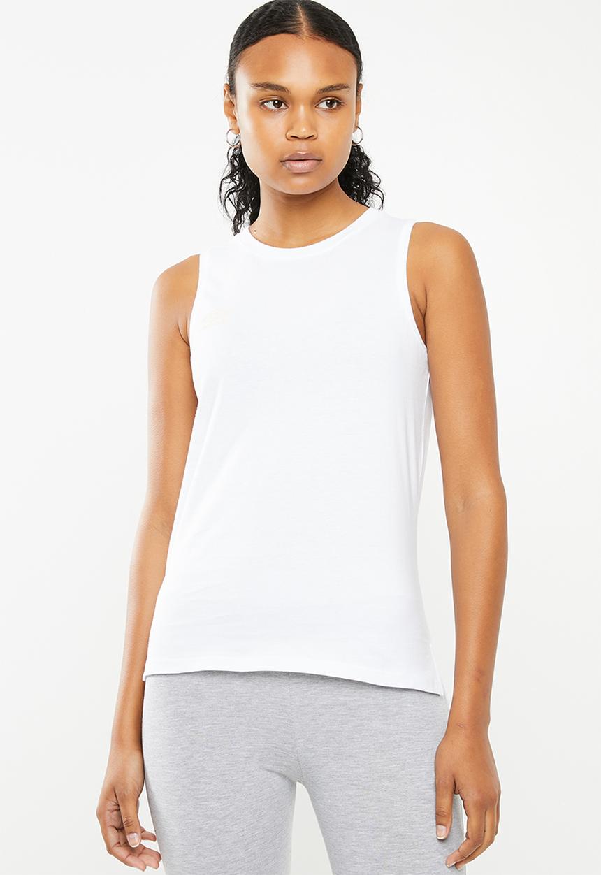 Umbro - Umbro long line vest - white