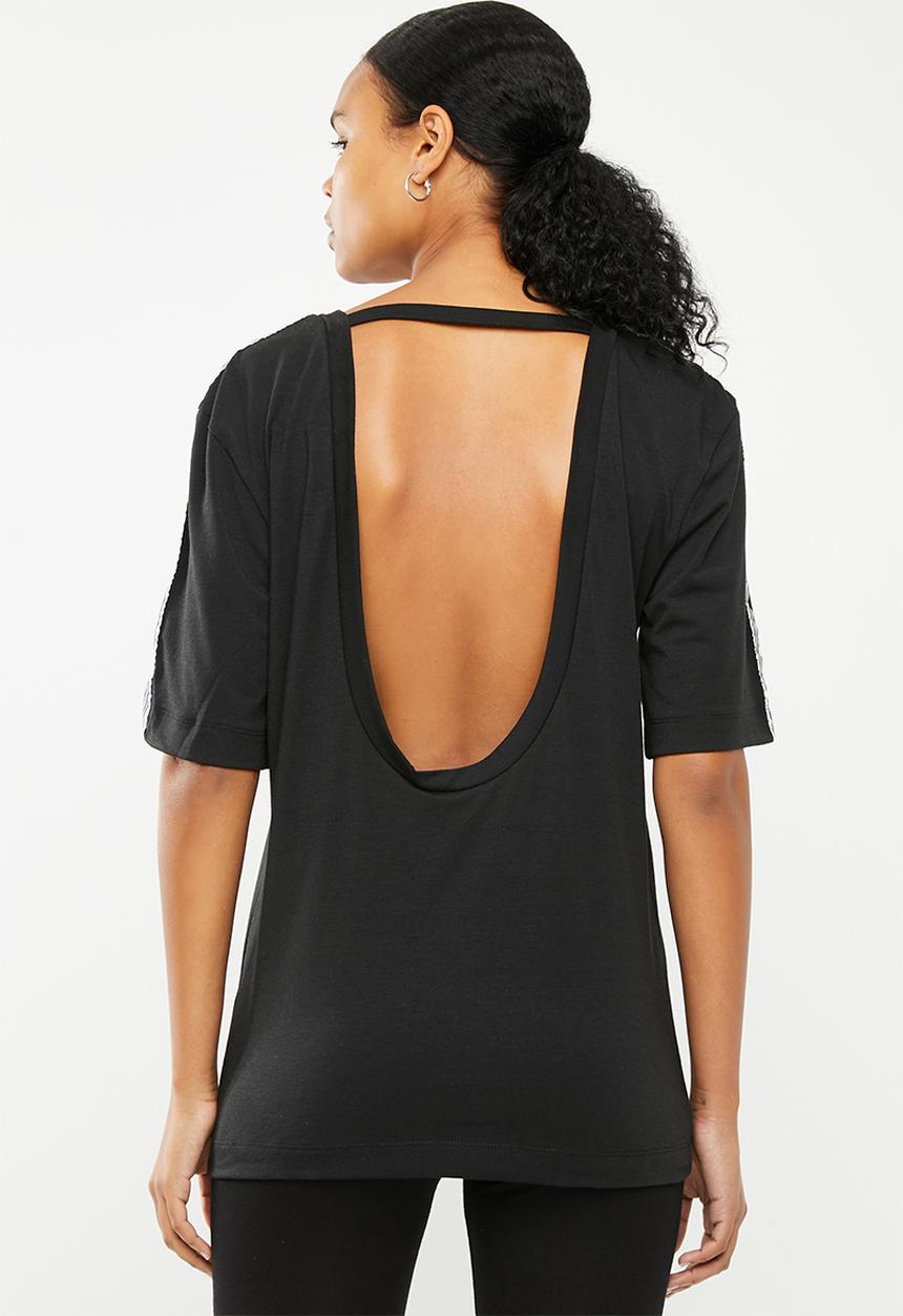 Umbro - Scoop back tee - black