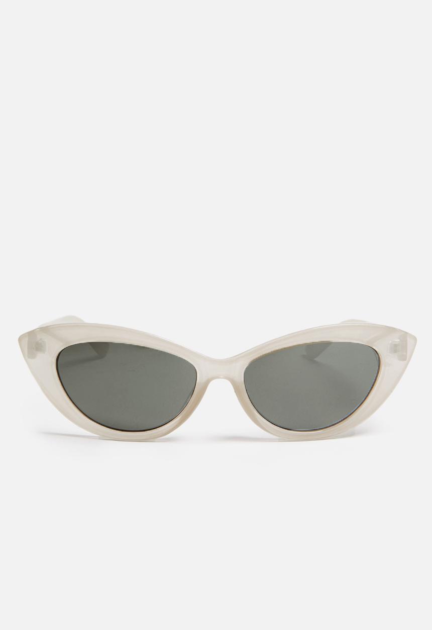 Cotton On - Delilah cat eye sunglasses - grey 
