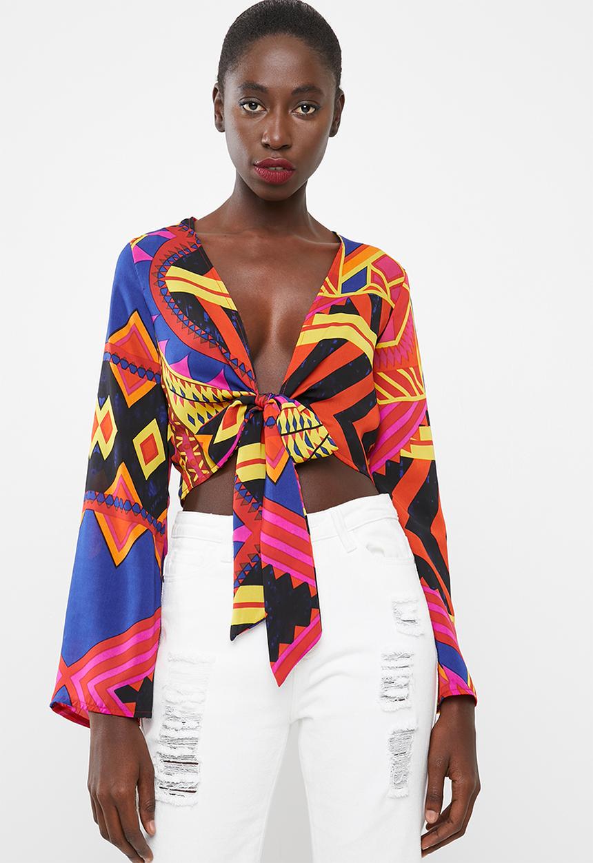 Missguided - Abstract tie front flare sleeve crop top - blue