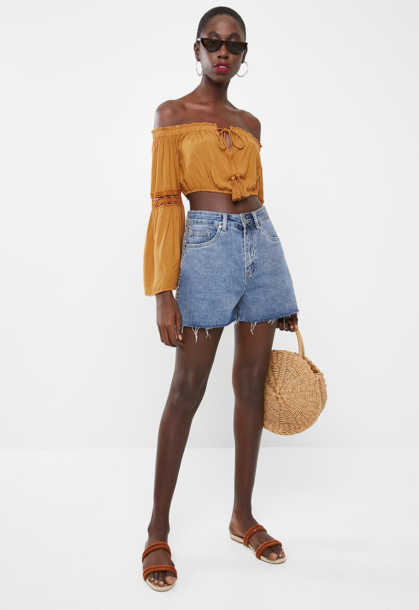 Missguided - Crochet sleeve milkmaid crop top - mustard