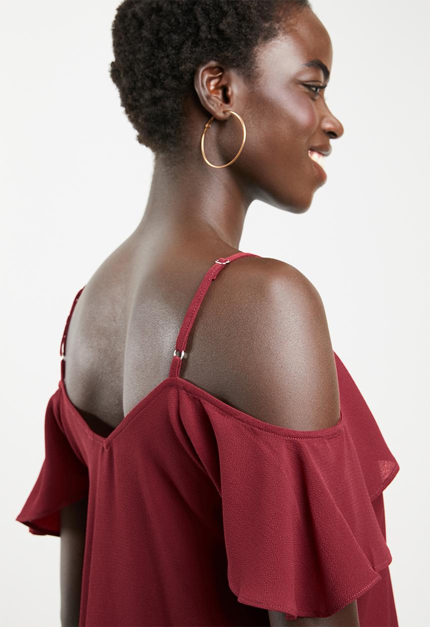 Revenge - Cold Shoulder Top - red