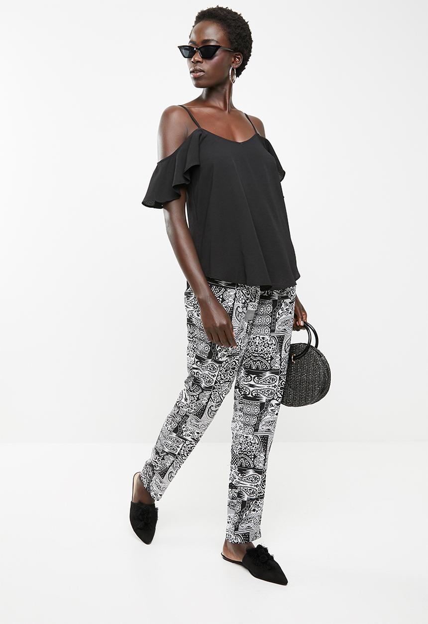 Revenge - Cold shoulder top - black