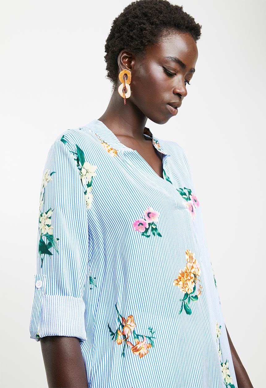 Revenge - Floral top - blue