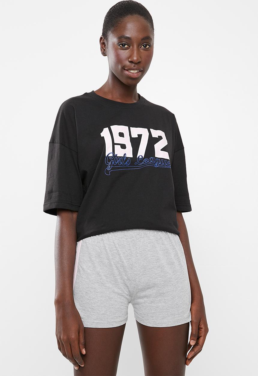Missguided - 1972 oversized tee and short pj set - black & grey