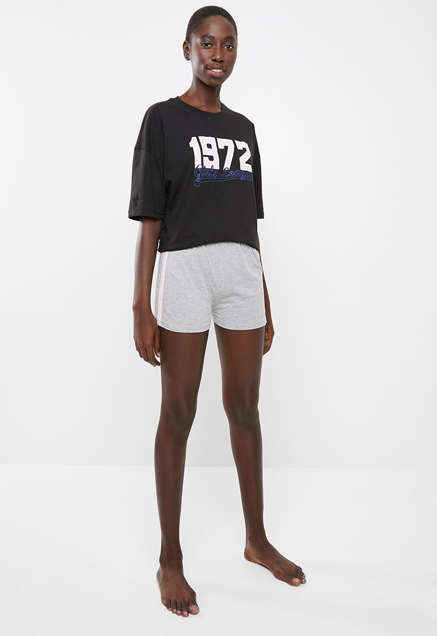 Missguided - 1972 oversized tee and short pj set - black & grey