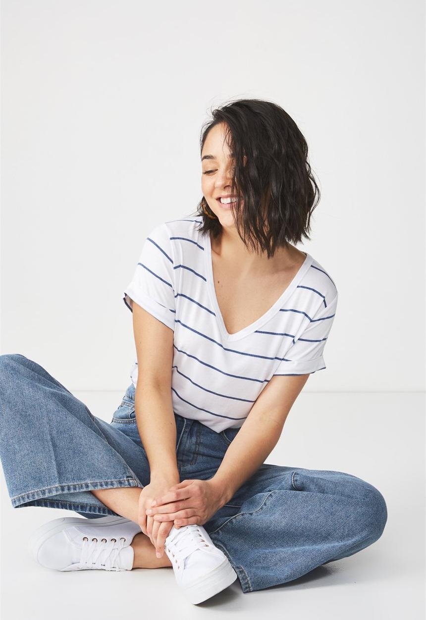 Cotton On - Karly short sleeve v-neck top - white & blue