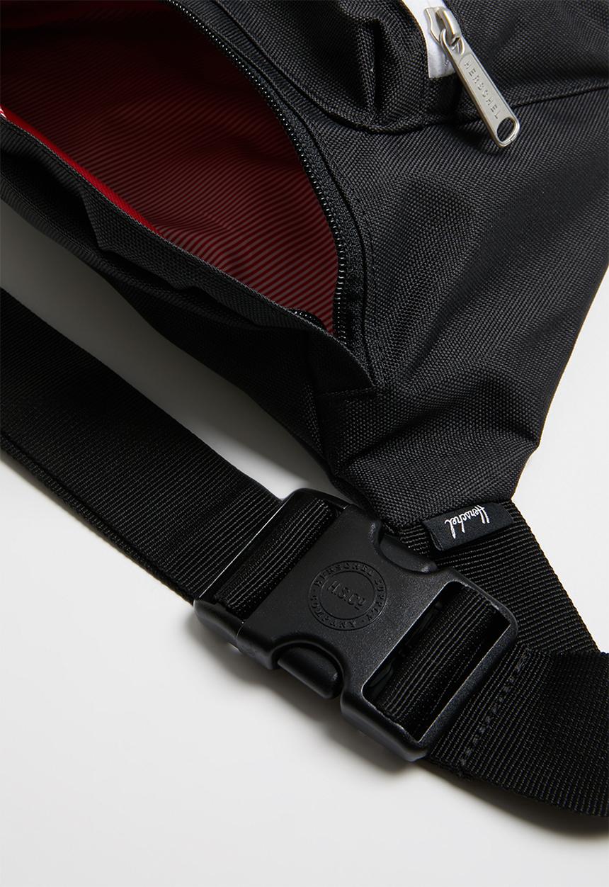 Herschel Supply Co. - Seventeen hip pack - black