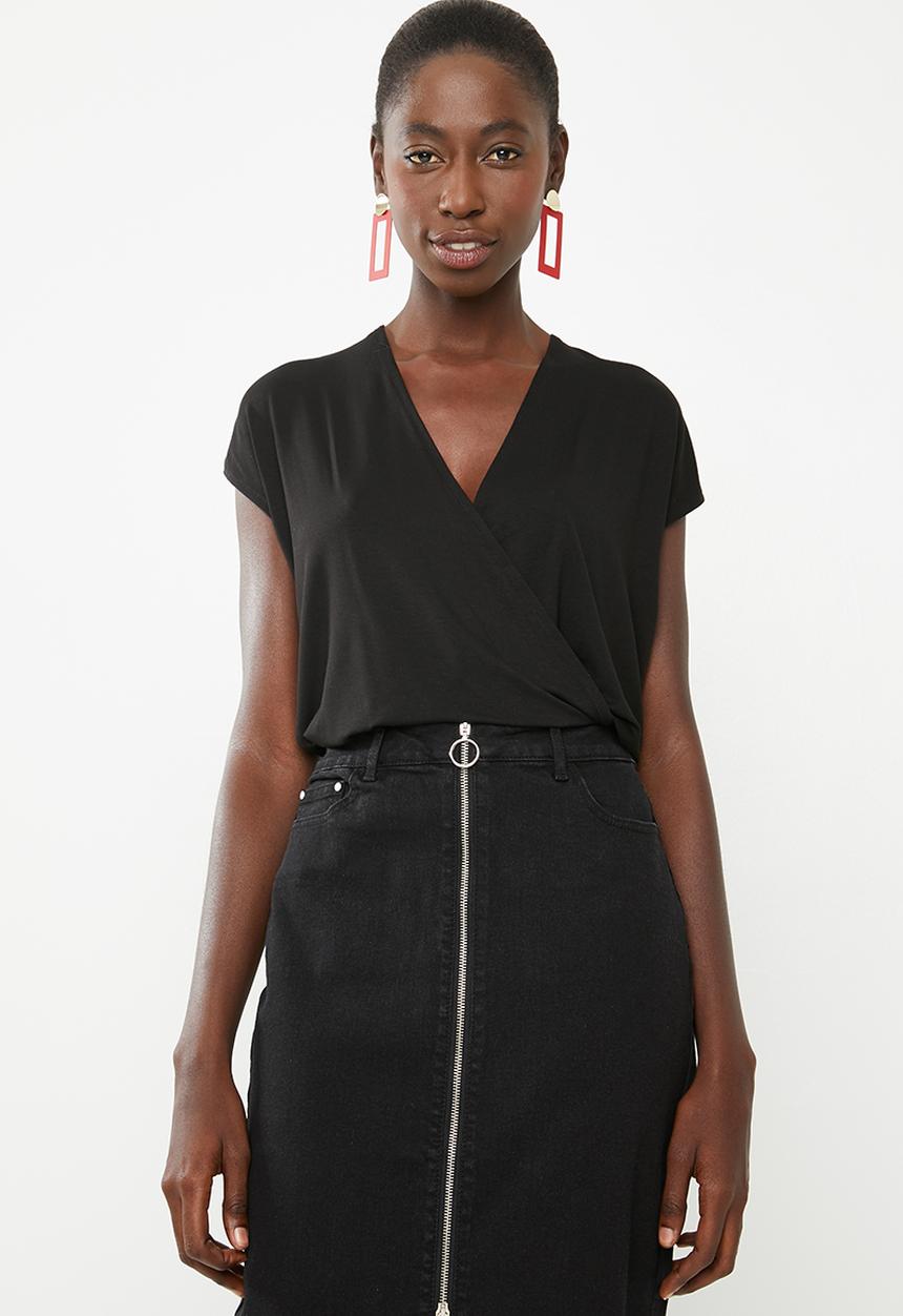 Superbalist - Ruched shoulder wrap back top - black