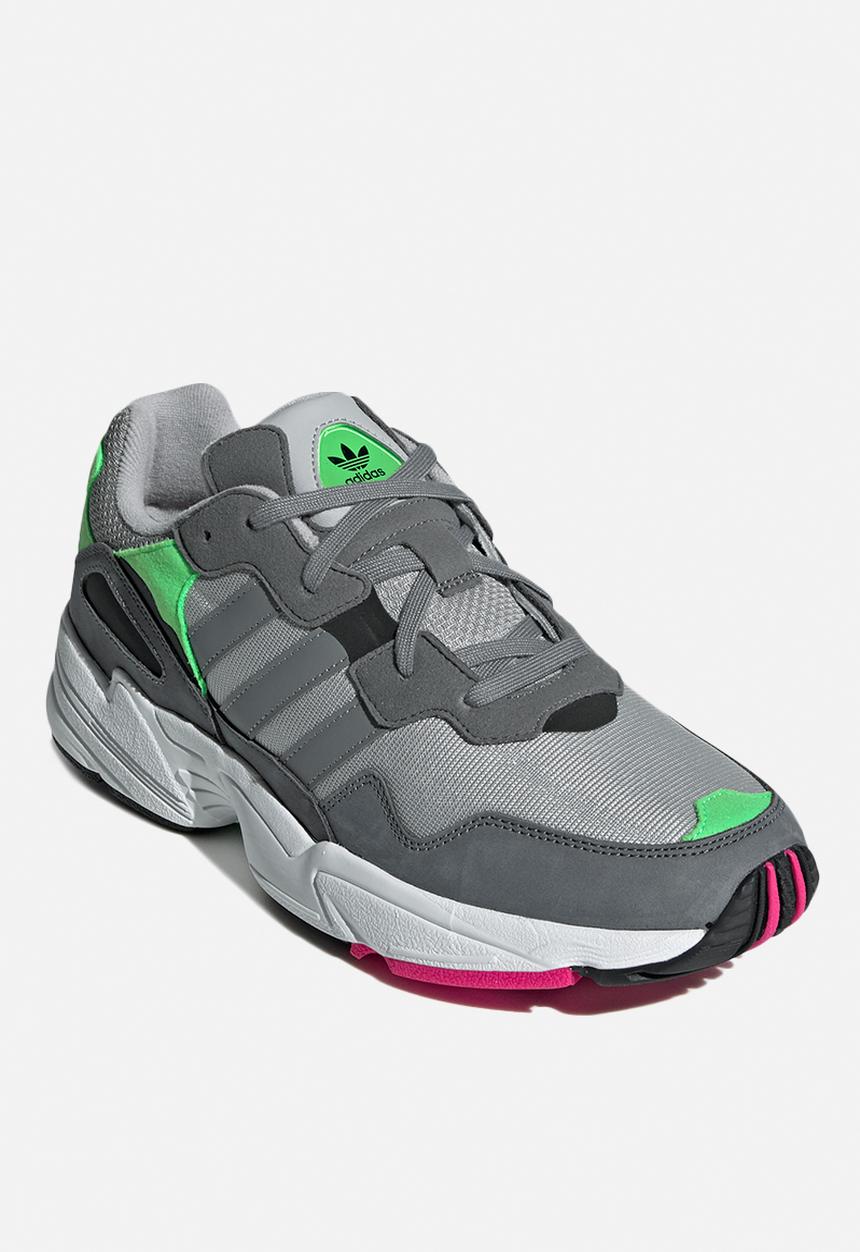 adidas Originals - YUNG-96 - grey & shock pink 