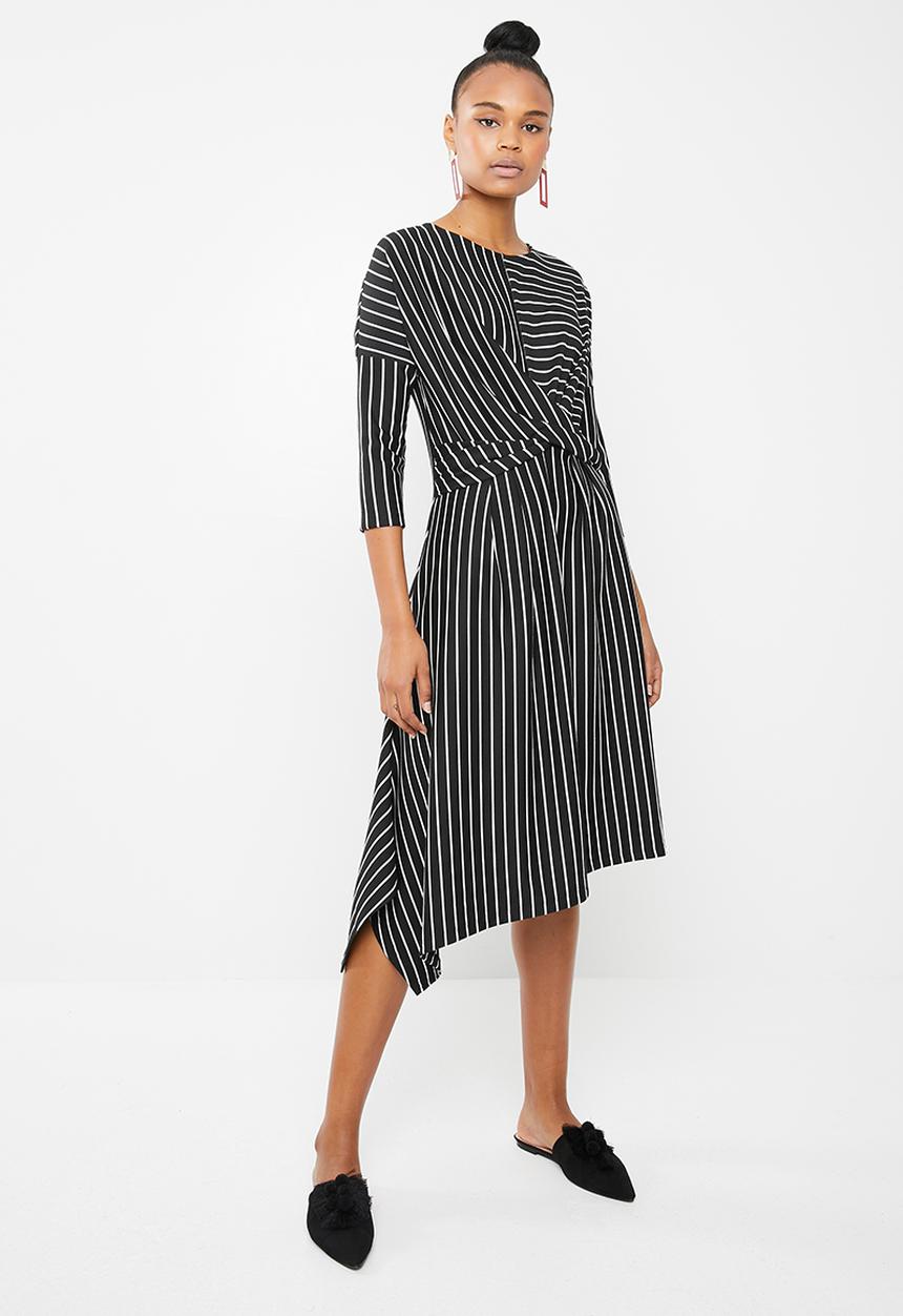 Superbalist - Twist front midi dress - black & white
