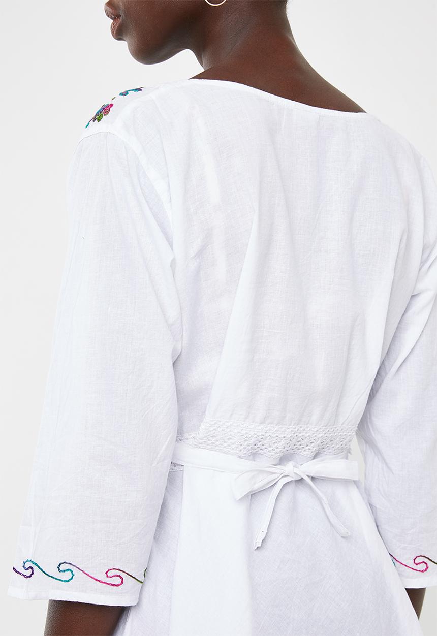Lithe - Embroidered kaftan 1 - pink