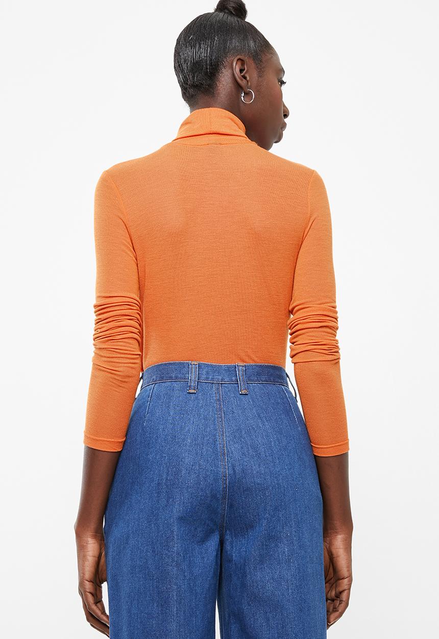Vero Moda - Jakuri long sleeve roll neck top - orange