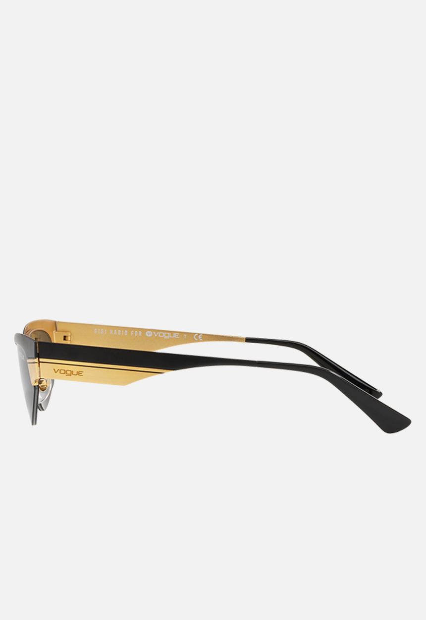 Vogue Eyewear - Gigi Hadid-VO4105S sunglasses - matte black/brushed gold