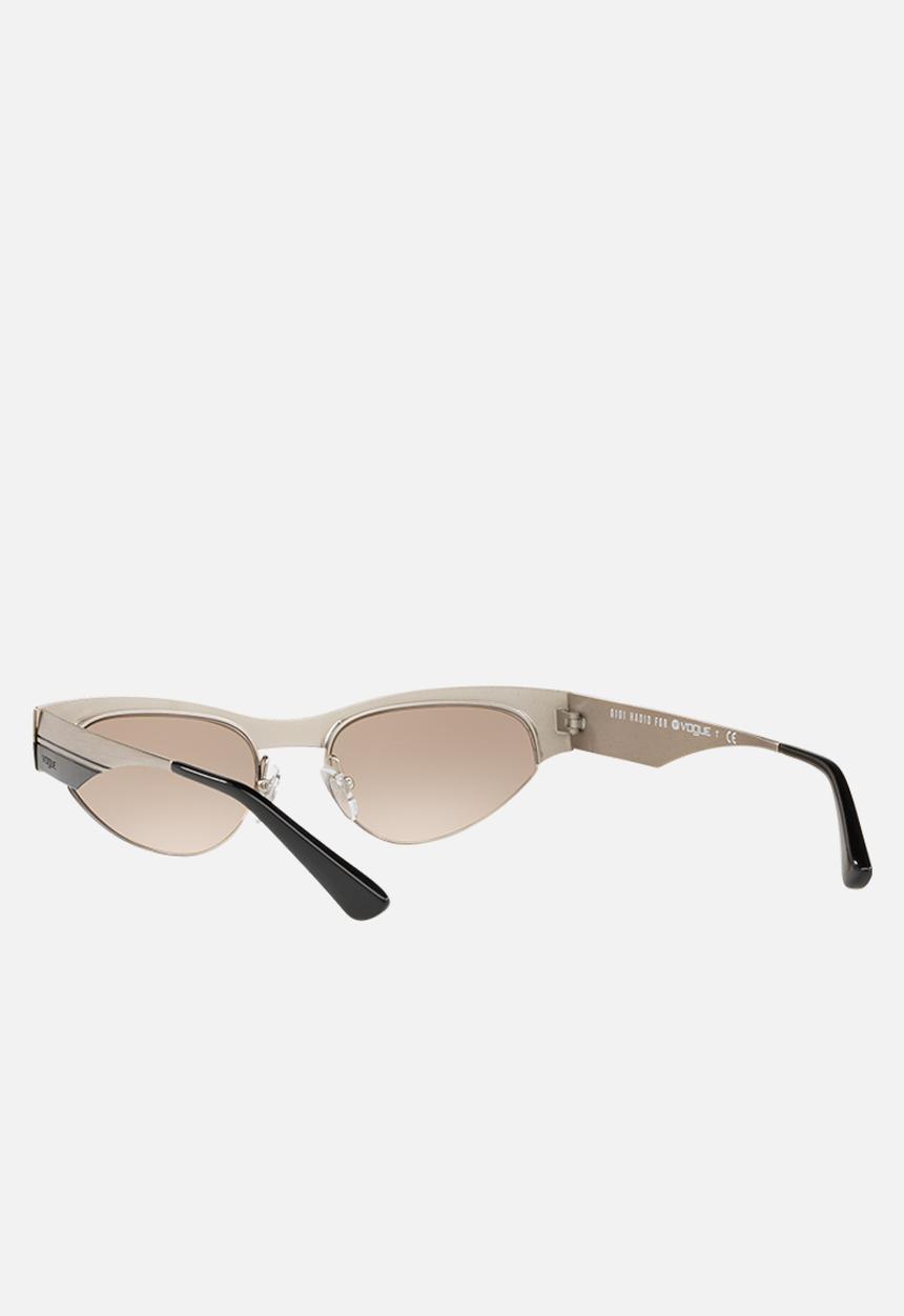 Vogue Eyewear - Gigi Hadid-VO4105S sunglasses - brushed silver/black