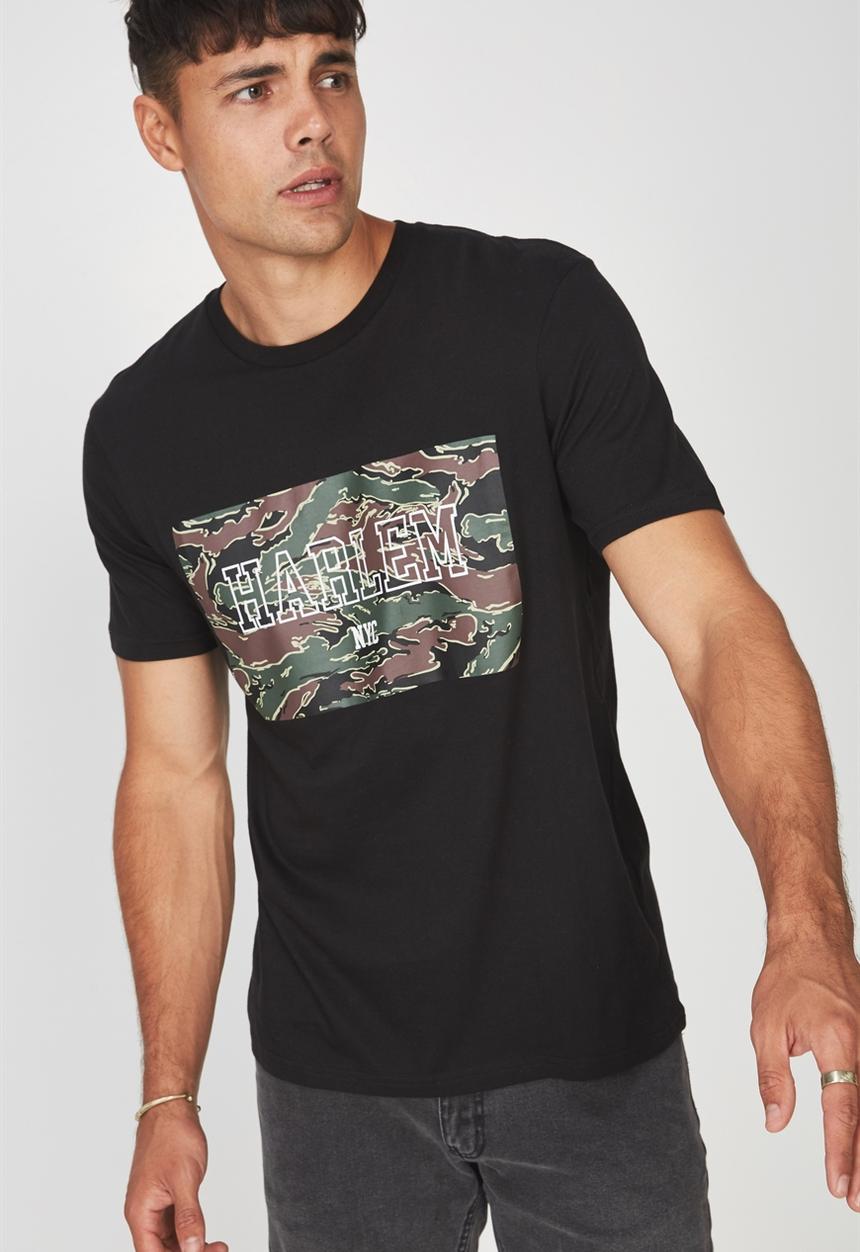 Cotton On - Active NYC-camo print graphic tee - black