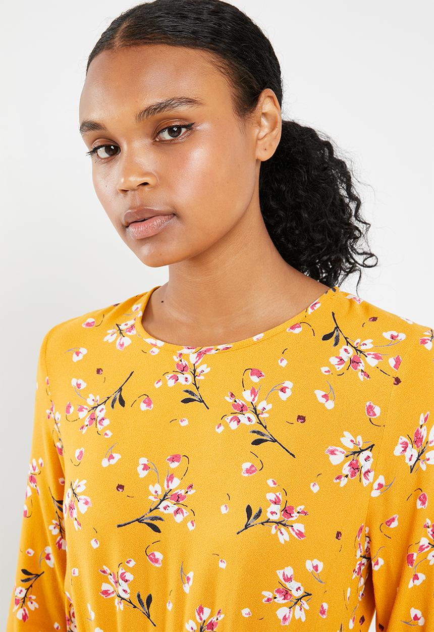 Vero Moda - Maya long sleeve dress - yellow