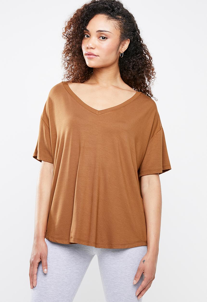 Superbalist - Longer length V-neck tee - tan