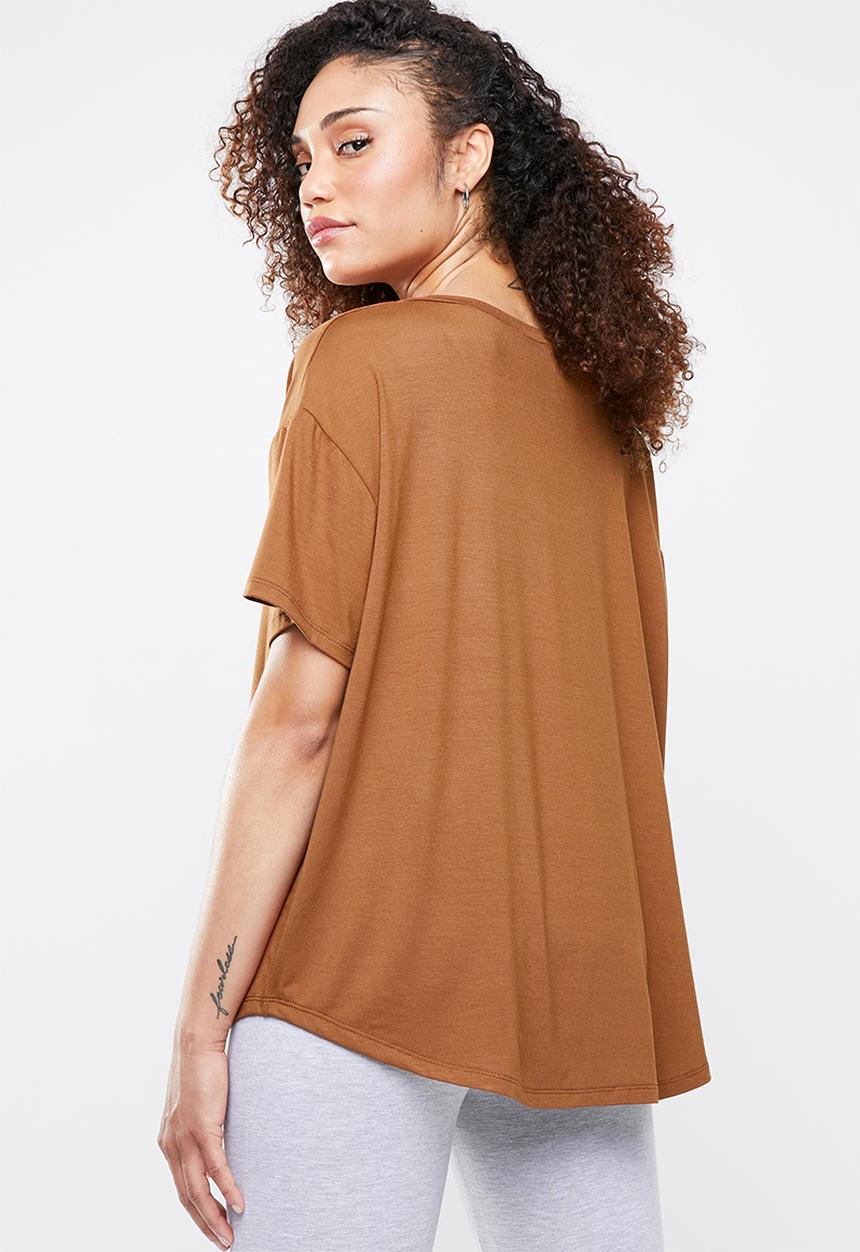 Superbalist - Longer length V-neck tee - tan