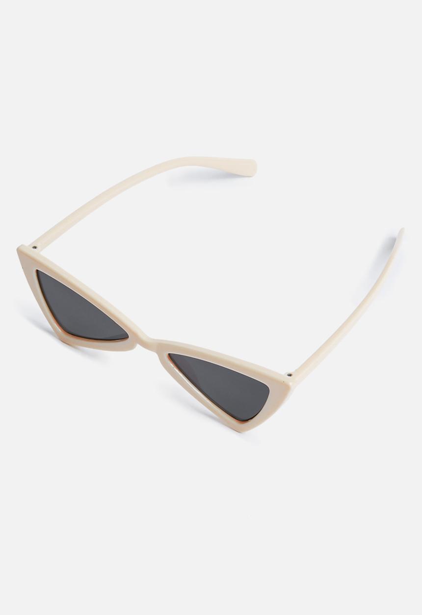 Superbalist - Winged cat eye sunglasses - cream