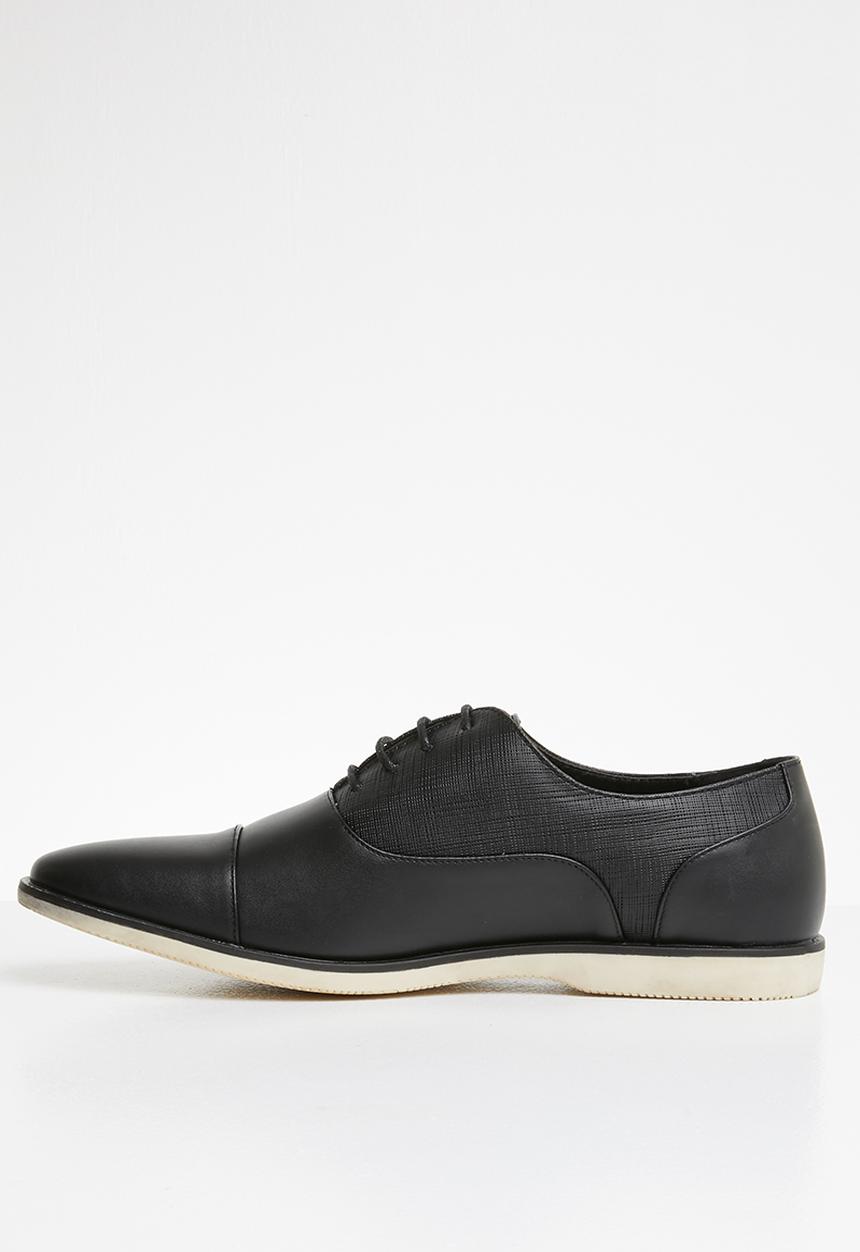 Superbalist - Nate textured oxford - black