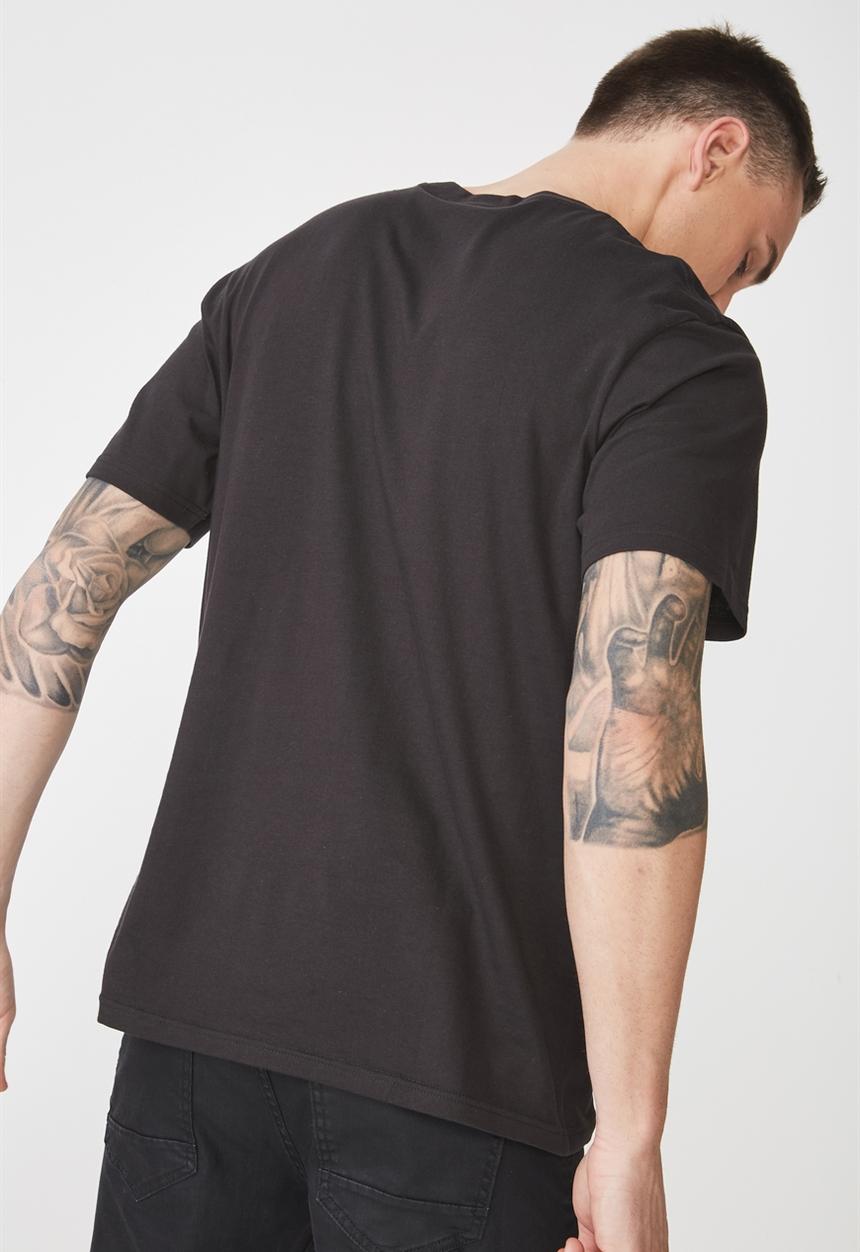 Cotton On - Ice cube-wanted tbar collaboration - black