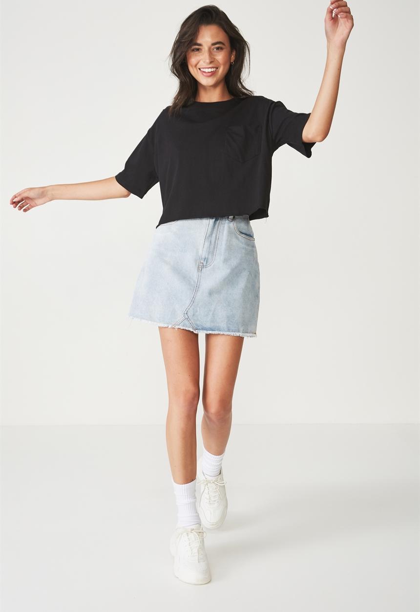 Cotton On - The chop pocket boyfriend tee - black