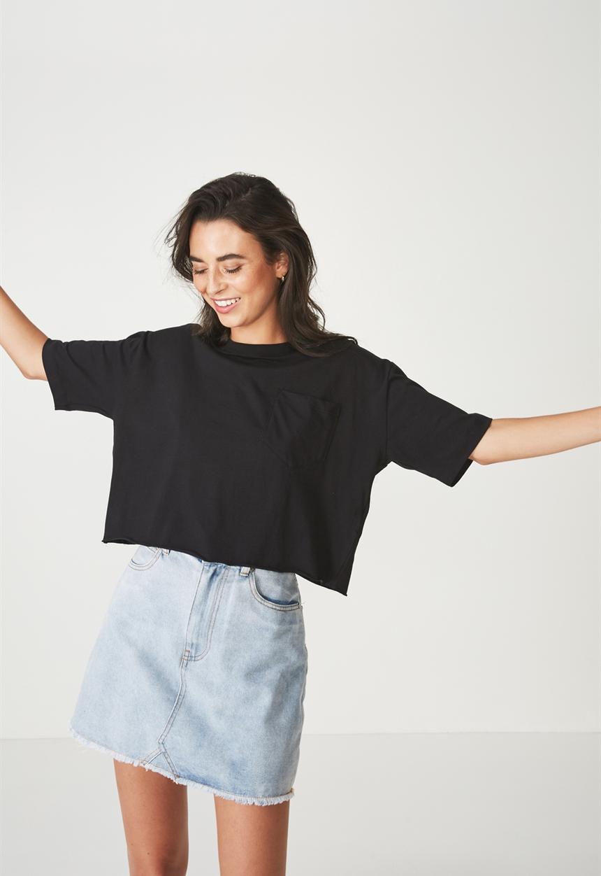 Cotton On - The chop pocket boyfriend tee - black