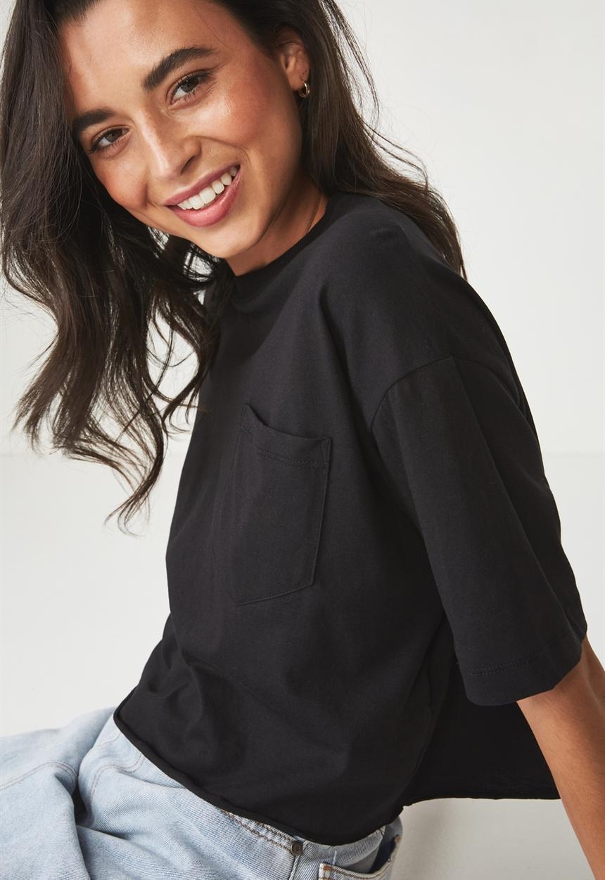Cotton On - The chop pocket boyfriend tee - black