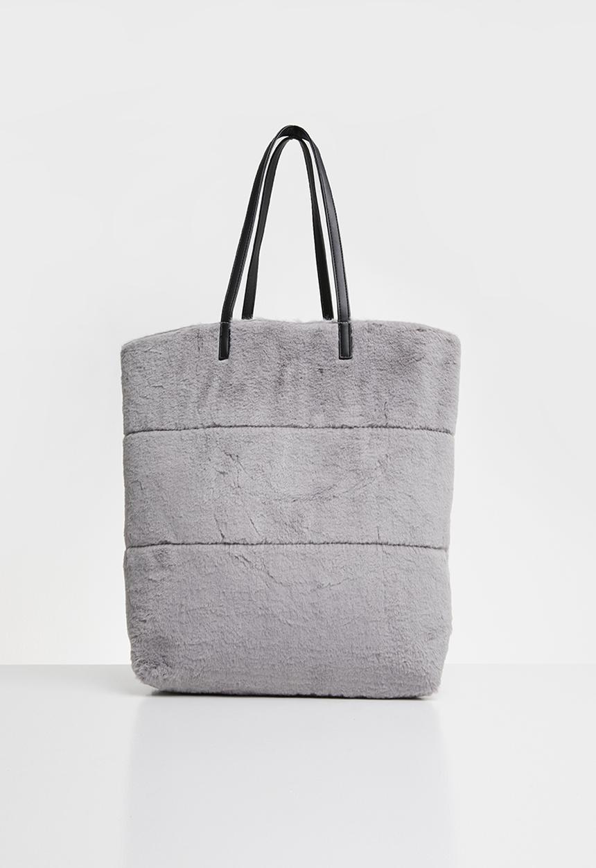 New Look - Oversized faux fur tote - grey & black 